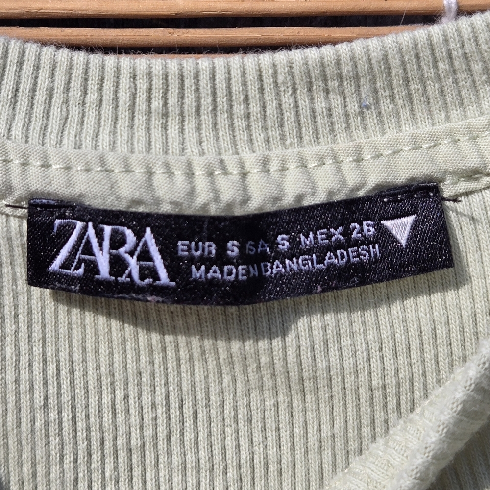 Soft ribbed puff sleeve body suit from ZARA S - Picture 3 of 6